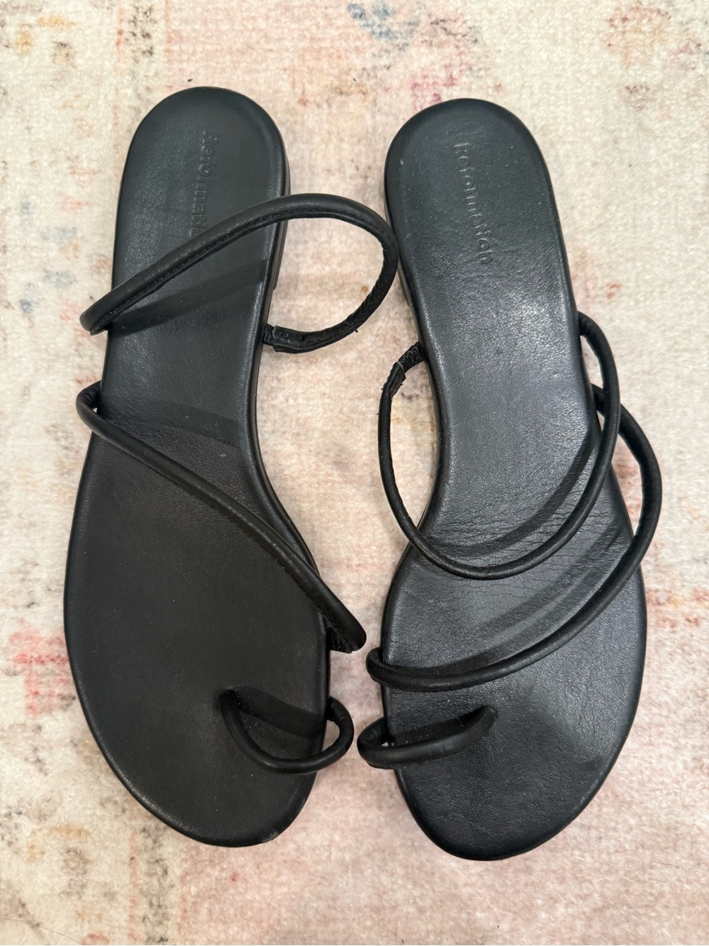 Reformation Black Ludo Toe Ring Strappy Flat Sandal Size 7 - Picture 3 of 5